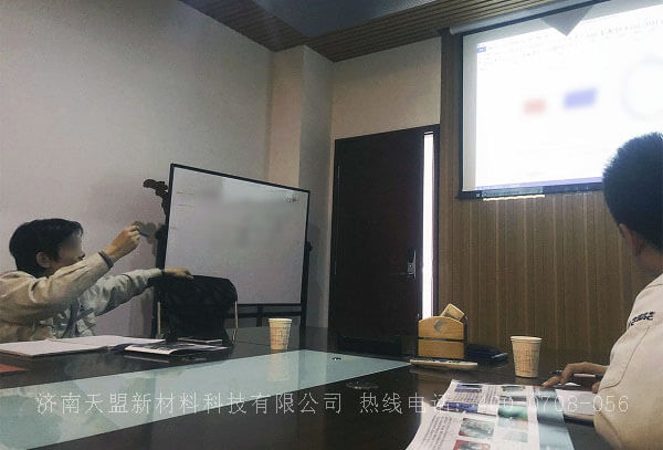 公司领导前往青岛共同参与制造机车实验装置